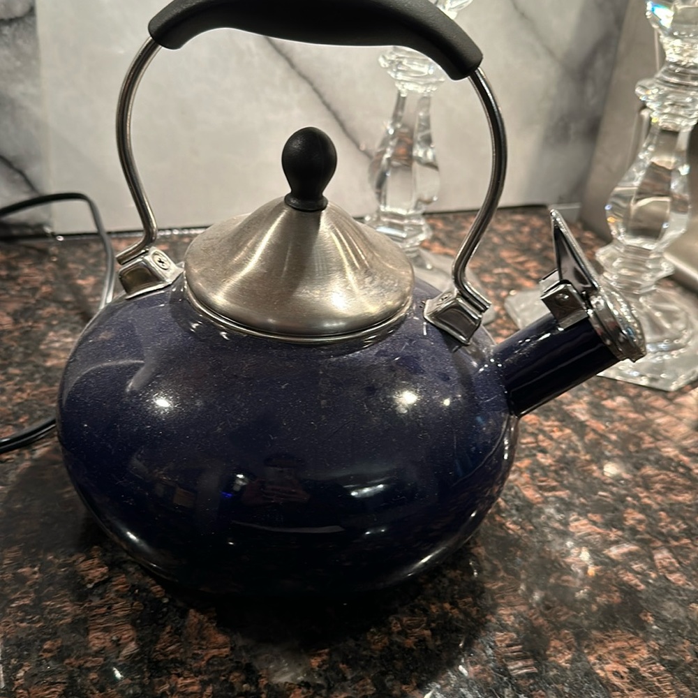 Tea pot